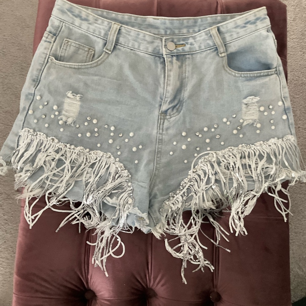 High waist denim shorts with tassels and beading